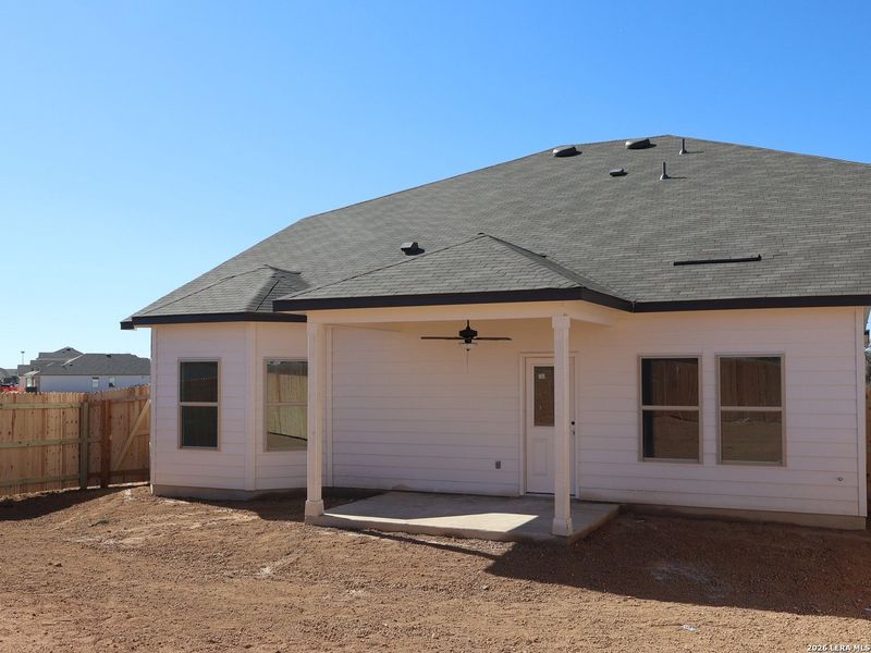 Exterior details and patio area of a home in Cinco Lakes, San Antonio (Image 22).