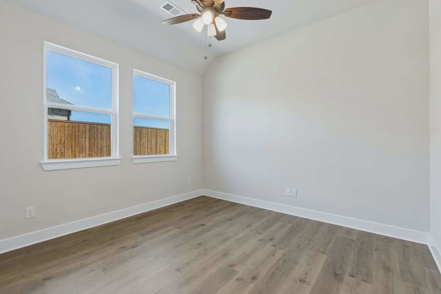 Image 20 of a home in Lakeview Heights.