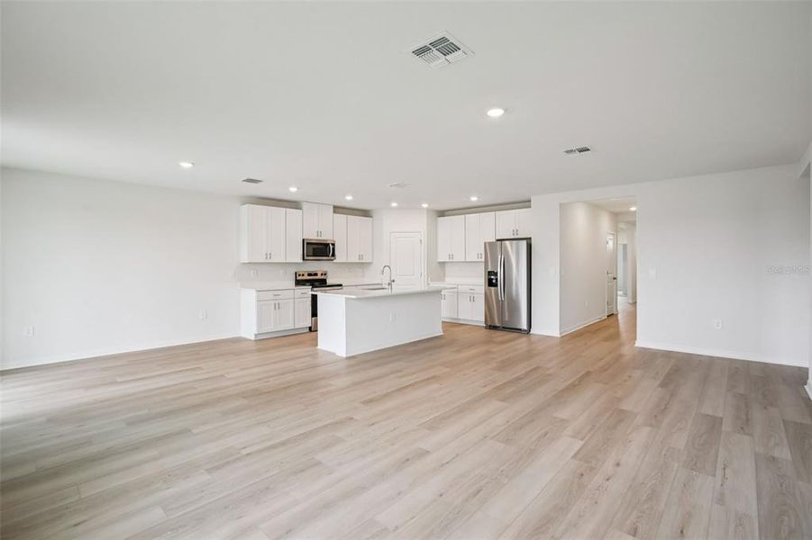 Spacious, unfurnished interior of a new home in Two Rivers - Classic Series, Zephyrhills (Image 26).