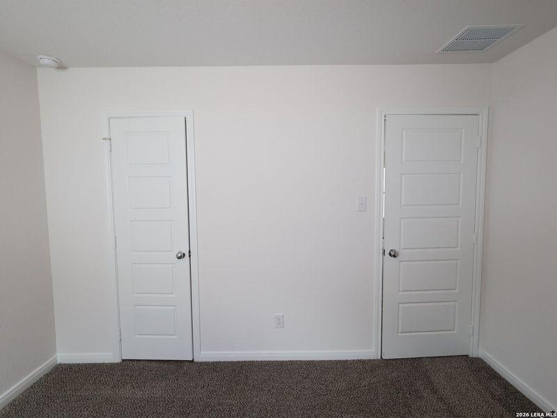 Spacious, unfurnished interior of a new home in Park Place, New Braunfels (Image 29).