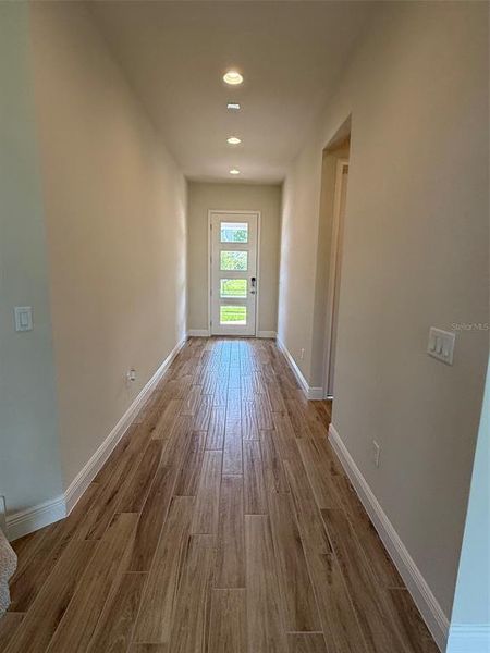 Spacious, unfurnished interior of a new home in Reserve at Twin Lakes, St. Cloud (Image 7).