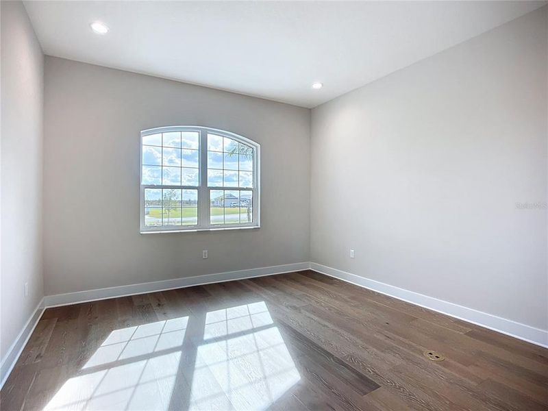 Spacious, unfurnished interior of a new home in Hampton Lakes, Sarasota (Image 49). Spacious, unfurnished interior of a new home in Hampton Lakes, Sarasota (Image 49).