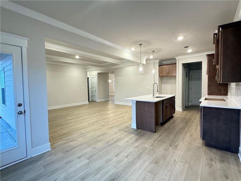 Spacious, unfurnished interior of a new home in Ponderosa Farms Manor, Gainesville (Image 33).