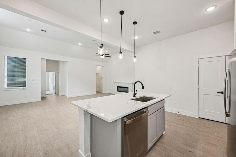 Furnished interior view inside a new home in Kresston 50's, Montgomery (Image 7).