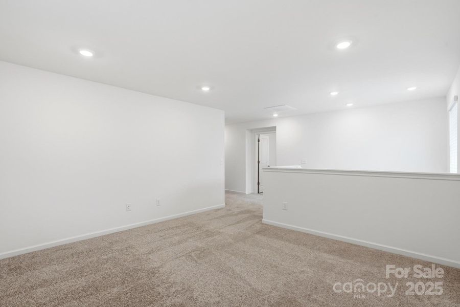 Spacious, unfurnished interior of a new home in Wilson Creek, Indian Land (Image 33).