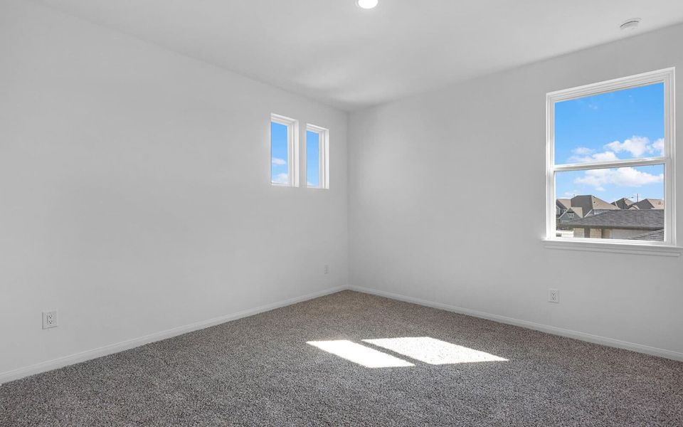 Spacious, unfurnished interior of a new home in Elyson, Katy (Image 8).