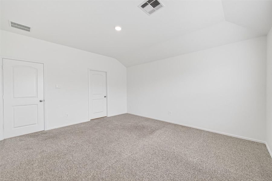 Spacious, unfurnished interior of a new home in Breckenridge Forest, Spring (Image 41).
