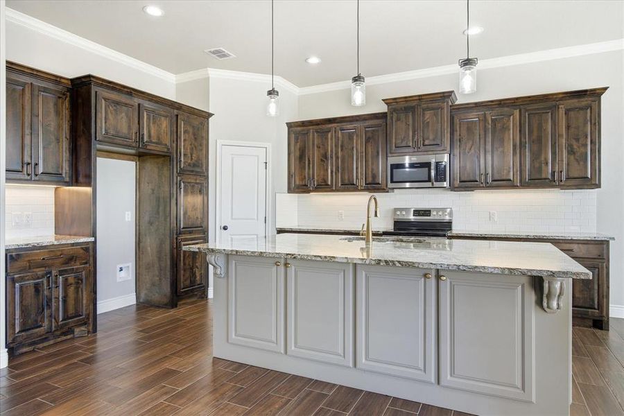 Furnished interior view inside a new home in , Granbury (Image 13).
