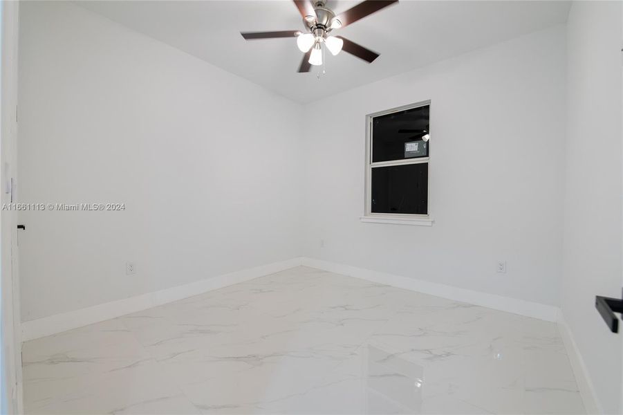 Spacious, unfurnished interior of a new home in , Cape Coral (Image 19).
