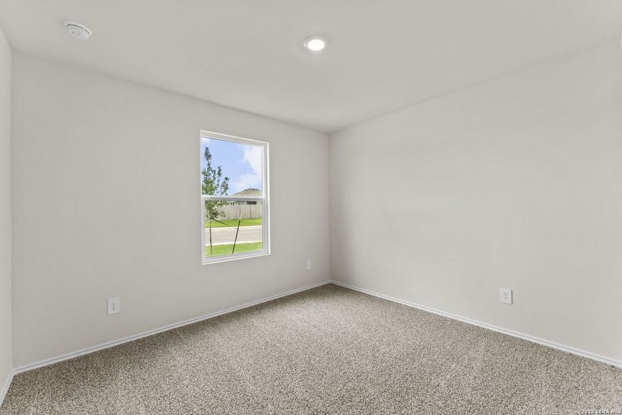 Spacious, unfurnished interior of a new home in Swenson Heights, Seguin (Image 12).