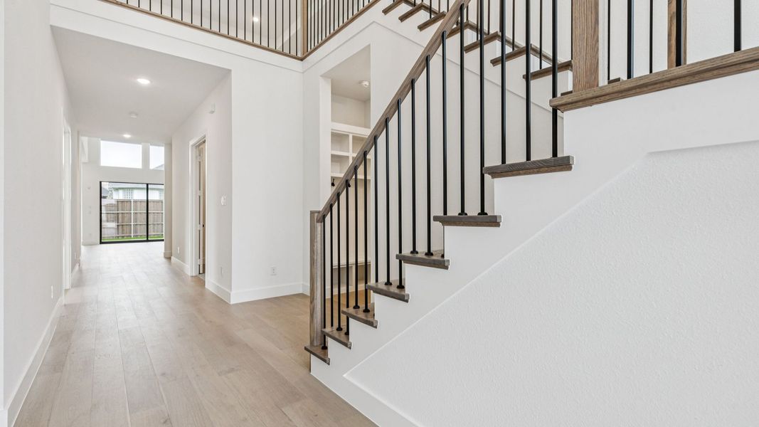 Spacious, unfurnished interior of a new home in Eliana, McKinney (Image 18).