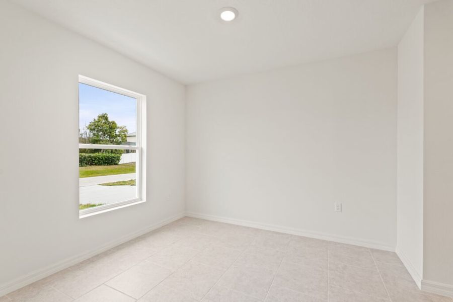 Spacious, unfurnished interior of a new home in Palm Bay, Palm Bay (Image 10).