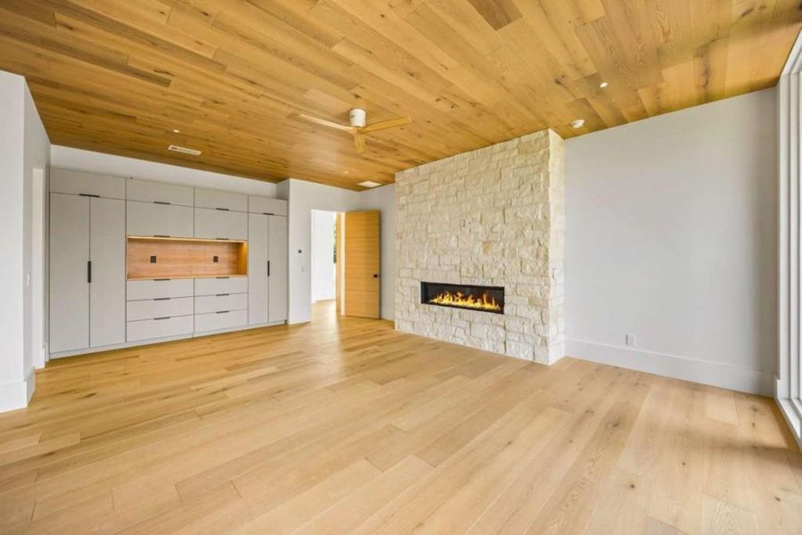 Spacious, unfurnished interior of a new home in , Mineral Bluff (Image 22).