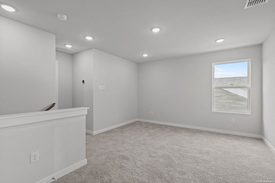 Spacious, unfurnished interior of a new home in Park Place, New Braunfels (Image 21).