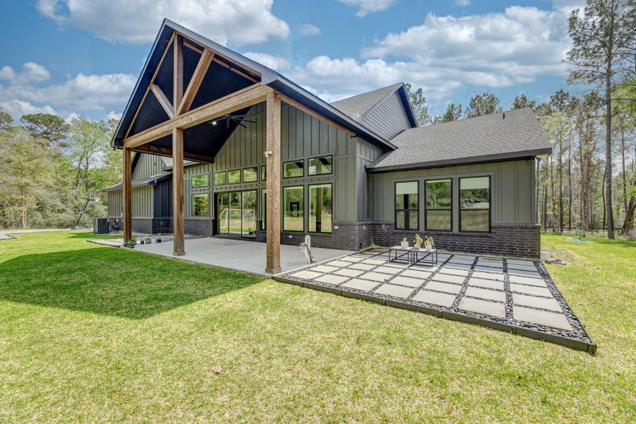 Exterior details and patio area of a home in , Willis (Image 25).