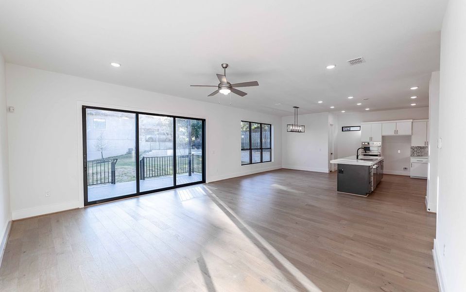 Spacious, unfurnished interior of a new home in Preserve at Lakeway, Austin (Image 16).