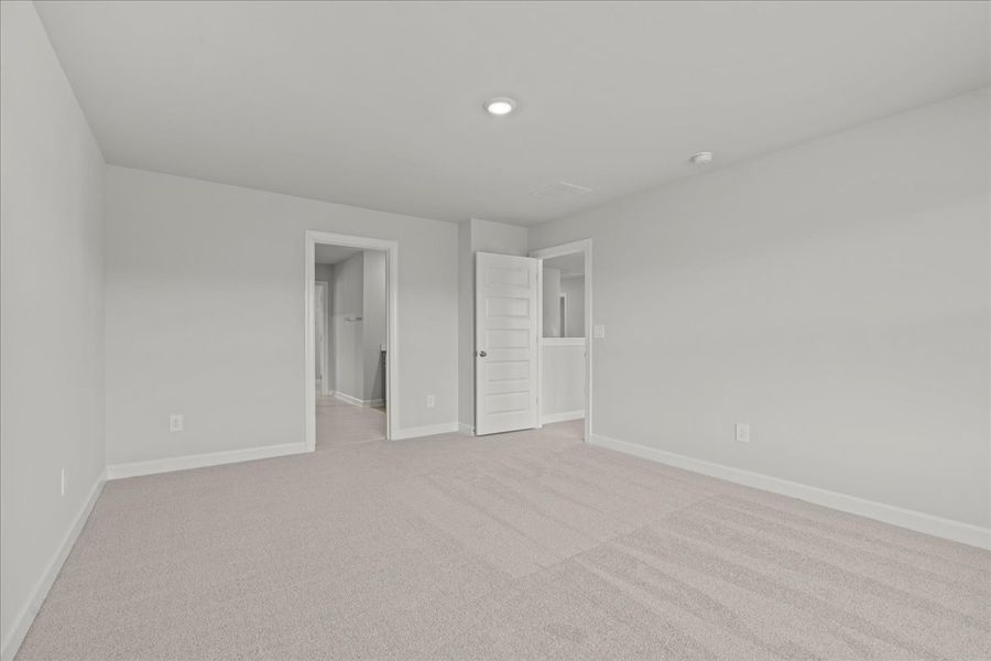 Spacious, unfurnished interior of a new home in Creek Ridge - Signature Collection, Spartanburg (Image 22). Spacious, unfurnished interior of a new home in Creek Ridge - Signature Collection, Spartanburg (Image 22).