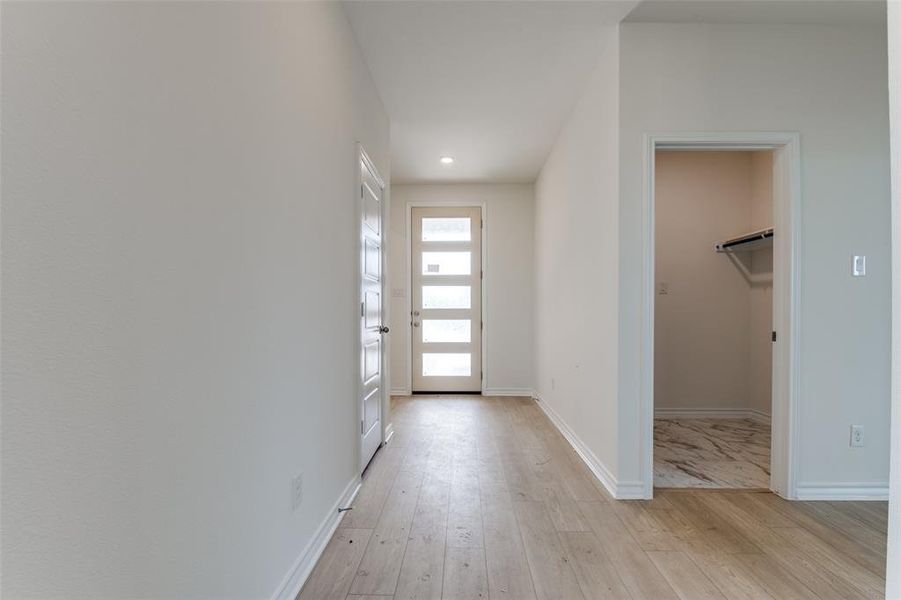 Spacious, unfurnished interior of a new home in Cottonwood Creek, Seagoville (Image 24). Spacious, unfurnished interior of a new home in Cottonwood Creek, Seagoville (Image 24).