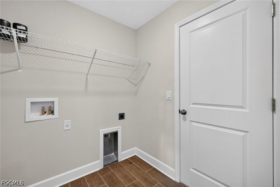 Spacious, unfurnished interior of a new home in Cape Coral, Cape Coral (Image 29). Spacious, unfurnished interior of a new home in Cape Coral, Cape Coral (Image 29).