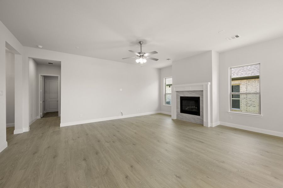 Spacious, unfurnished interior of a new home in Sheppard's Place, Waxahachie (Image 21). Spacious, unfurnished interior of a new home in Sheppard's Place, Waxahachie (Image 21).