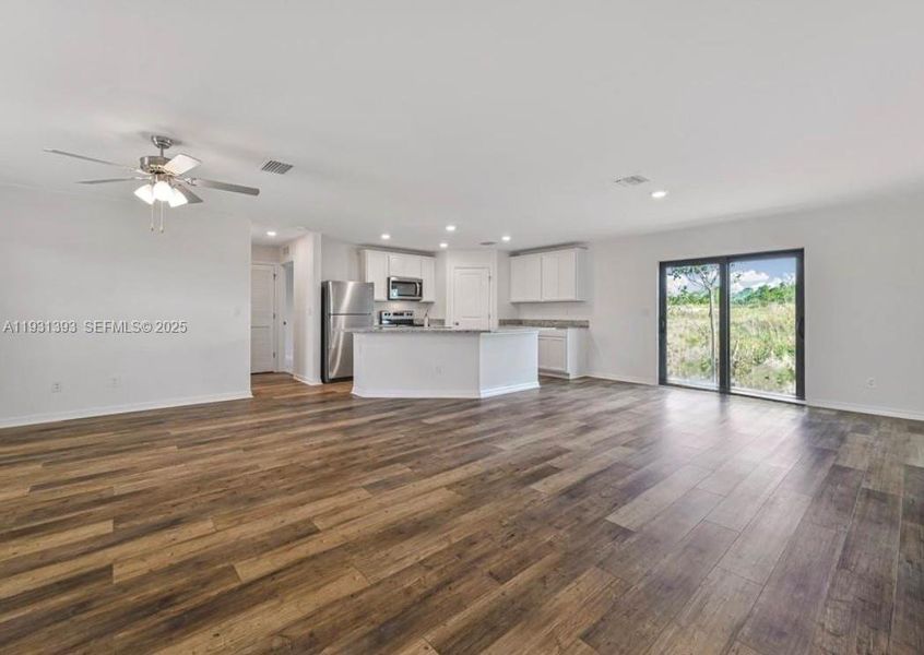 Spacious, unfurnished interior of a new home in , Fort Myers (Image 6). Spacious, unfurnished interior of a new home in , Fort Myers (Image 6).