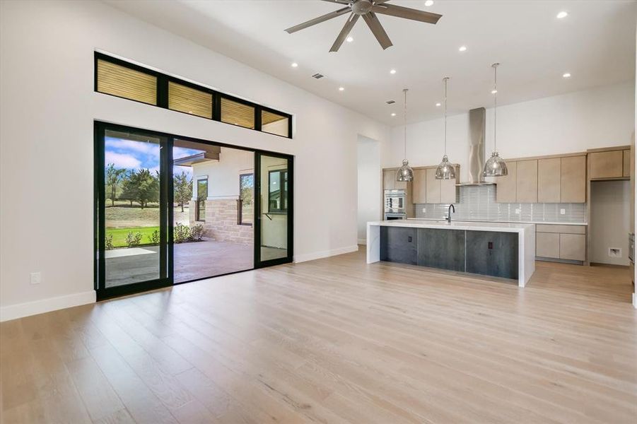 Spacious, unfurnished interior of a new home in , Horseshoe Bay (Image 18).