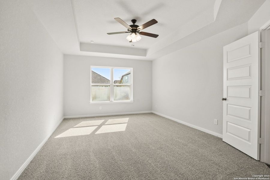 Spacious, unfurnished interior of a new home in Swenson Heights, Seguin (Image 15).