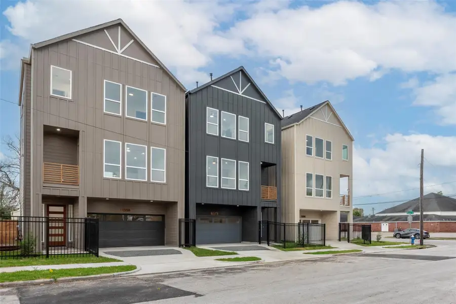Front exterior of a new home in , Houston, TX, highlighting curb appeal (Image 1). Front exterior of a new home in , Houston, TX, highlighting curb appeal (Image 1).