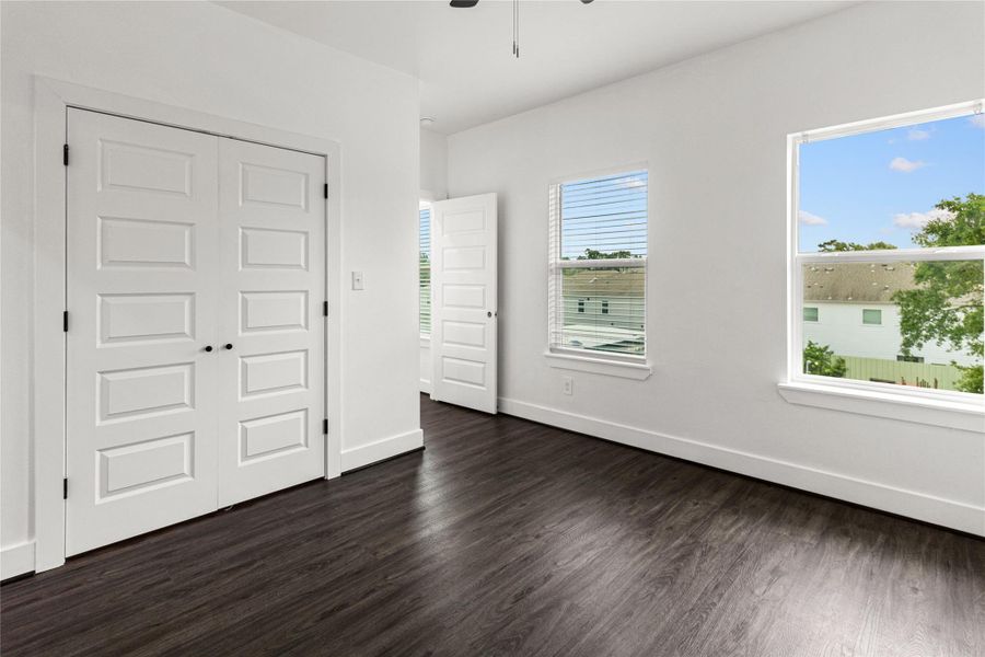 Spacious, unfurnished interior of a new home in , Houston (Image 16).