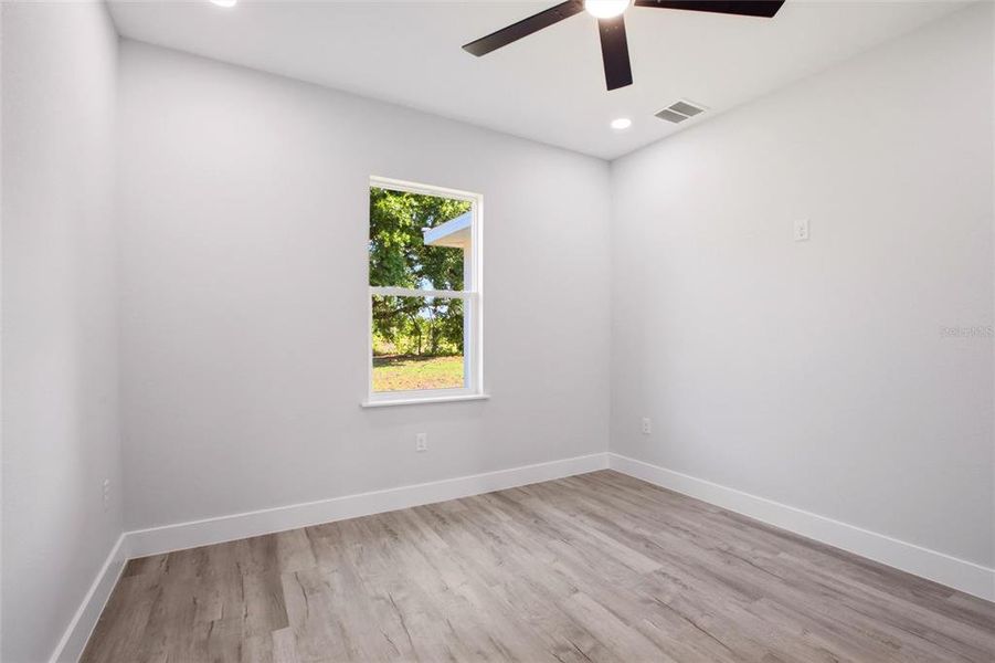 Spacious, unfurnished interior of a new home in , Sebring (Image 23).