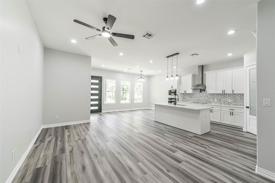 Image 40 of a home in .