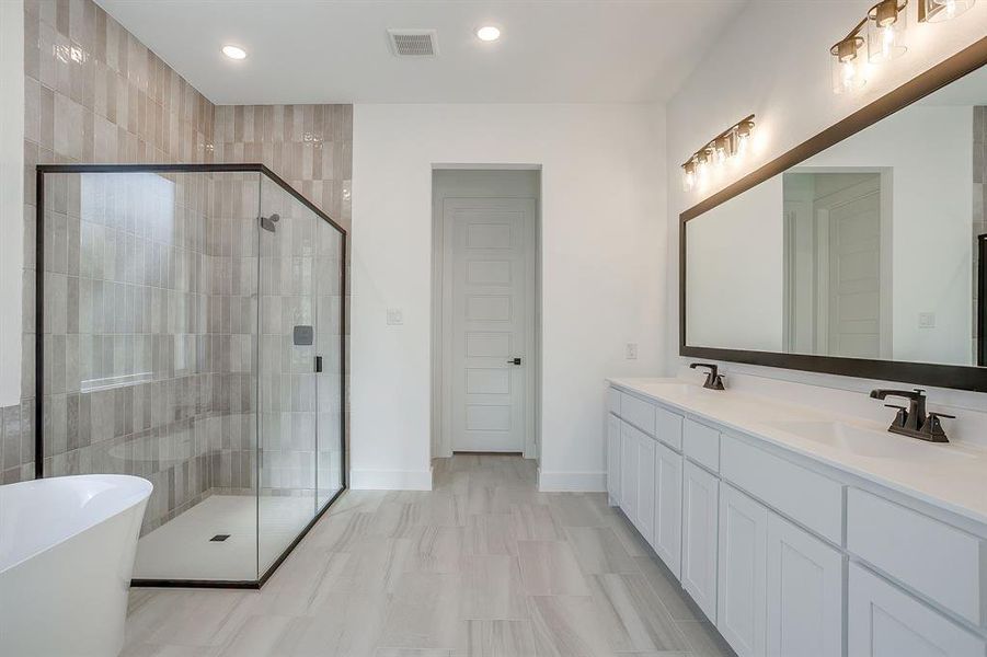 Furnished interior view inside a new home in Terrace Oaks, Arlington (Image 13).