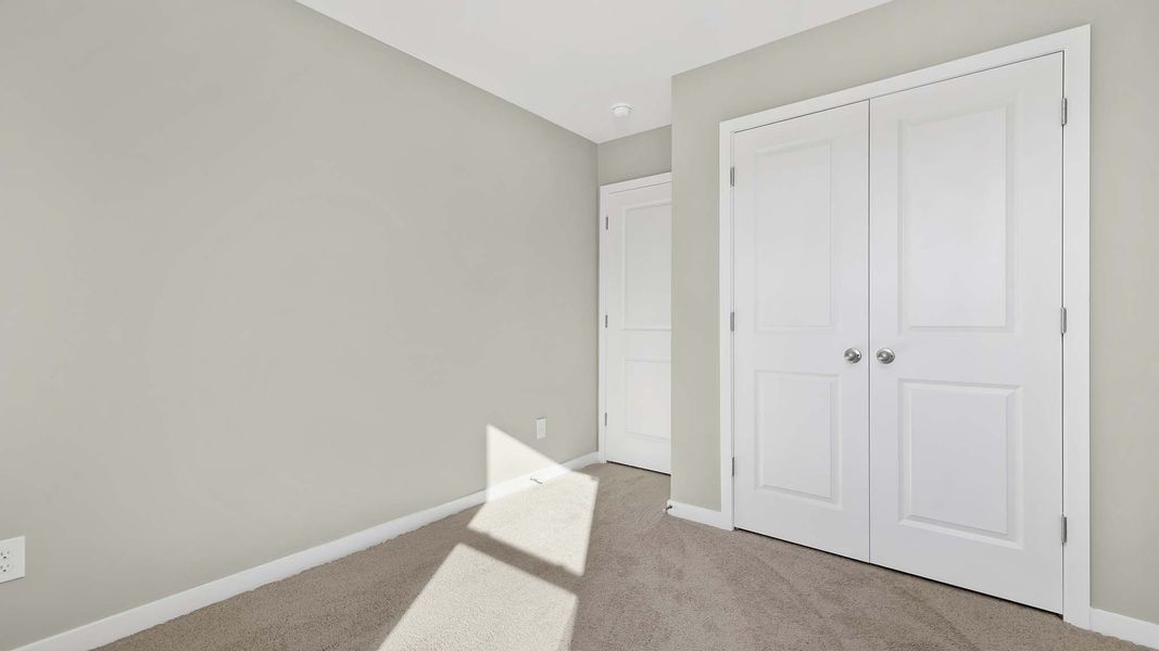 Spacious, unfurnished interior of a new home in Clark Creek Landing, Lincolnton (Image 15).