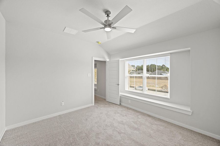 Spacious, unfurnished interior of a new home in Barton Creek Ranch, Conroe (Image 24). Spacious, unfurnished interior of a new home in Barton Creek Ranch, Conroe (Image 24).