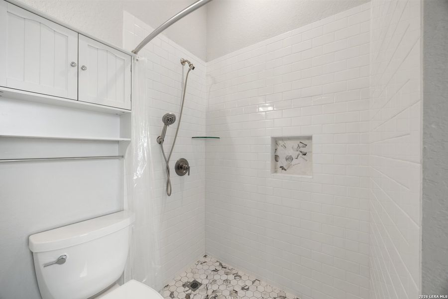 Close-up of interior finishes inside a home in Ventana, Bulverde (Image 21).