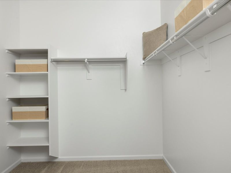 Spacious, unfurnished interior of a new home in Summerstone II, Marana (Image 15).