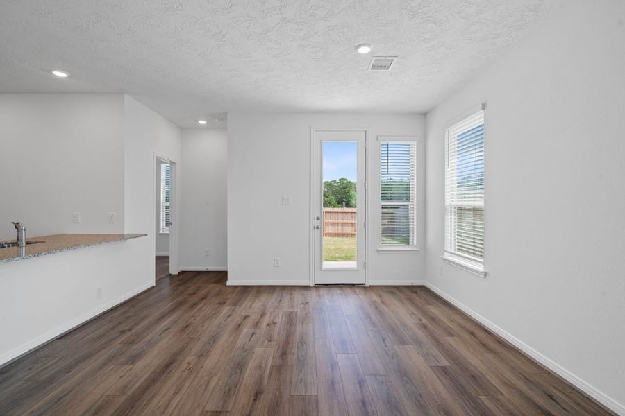 Spacious, unfurnished interior of a new home in Mustang Ridge, Magnolia (Image 14).