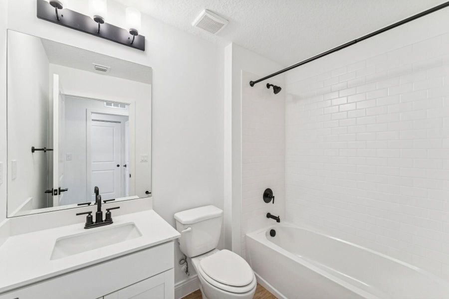 Spacious, unfurnished interior of a new home in , Stuart (Image 30).