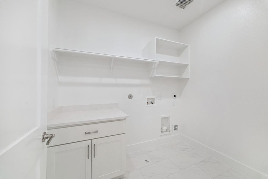 Spacious, unfurnished interior of a new home in , Houston (Image 16).