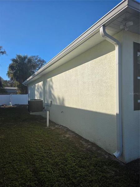 Exterior details and patio area of a home in , Tampa (Image 13).