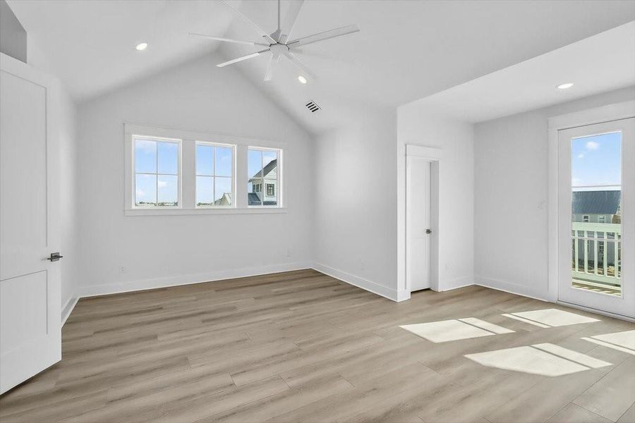 Spacious, unfurnished interior of a new home in , Port Aransas (Image 32).