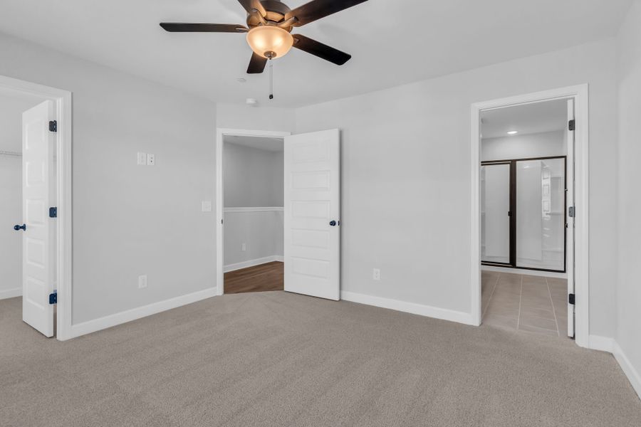 Spacious, unfurnished interior of a new home in Oxford Station, Gallatin (Image 24).