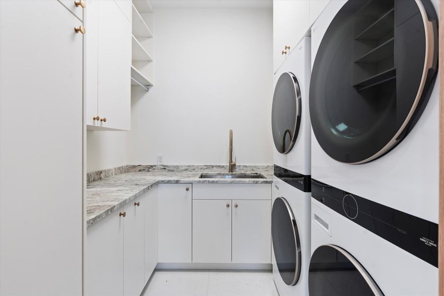 Furnished interior view inside a new home in , Fort Lauderdale (Image 18). Furnished interior view inside a new home in , Fort Lauderdale (Image 18).