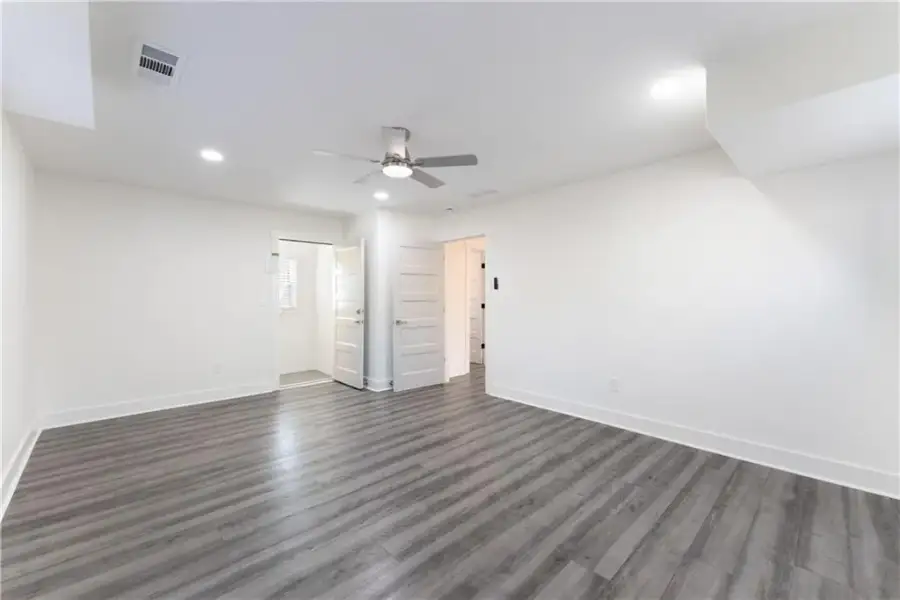 Spacious, unfurnished interior of a new home in , Gainesville (Image 51). Spacious, unfurnished interior of a new home in , Gainesville (Image 51).