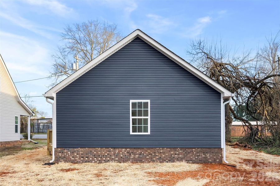 Exterior details and patio area of a home in , Rock Hill (Image 4).