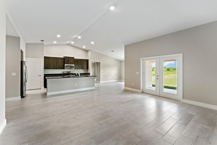 Spacious, unfurnished interior of a new home in , Loxahatchee (Image 18).