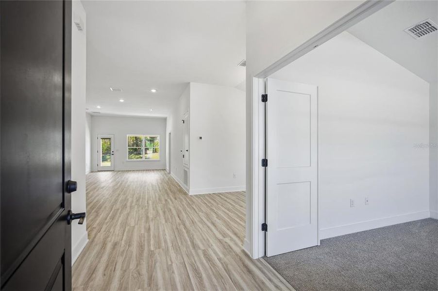 Spacious, unfurnished interior of a new home in Briarwood, Alachua (Image 26).