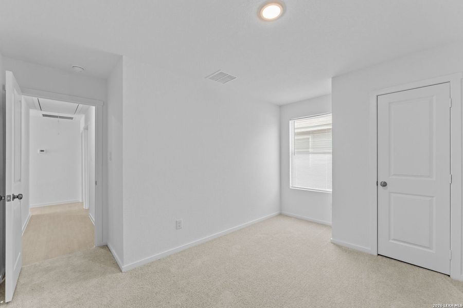 Spacious, unfurnished interior of a new home in Higdon Crossing, San Antonio (Image 15).