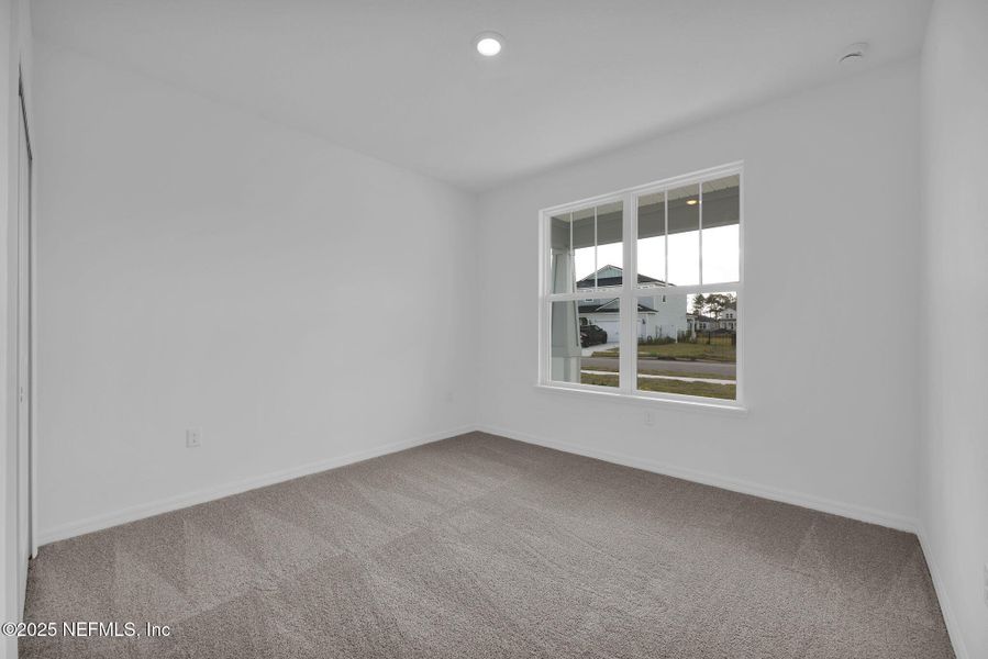 Spacious, unfurnished interior of a new home in Hyland Trail, Green Cove Springs (Image 27).