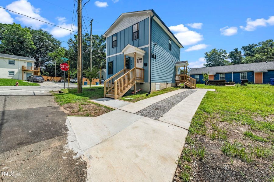 4-web-or-mls-616 Belt St-3